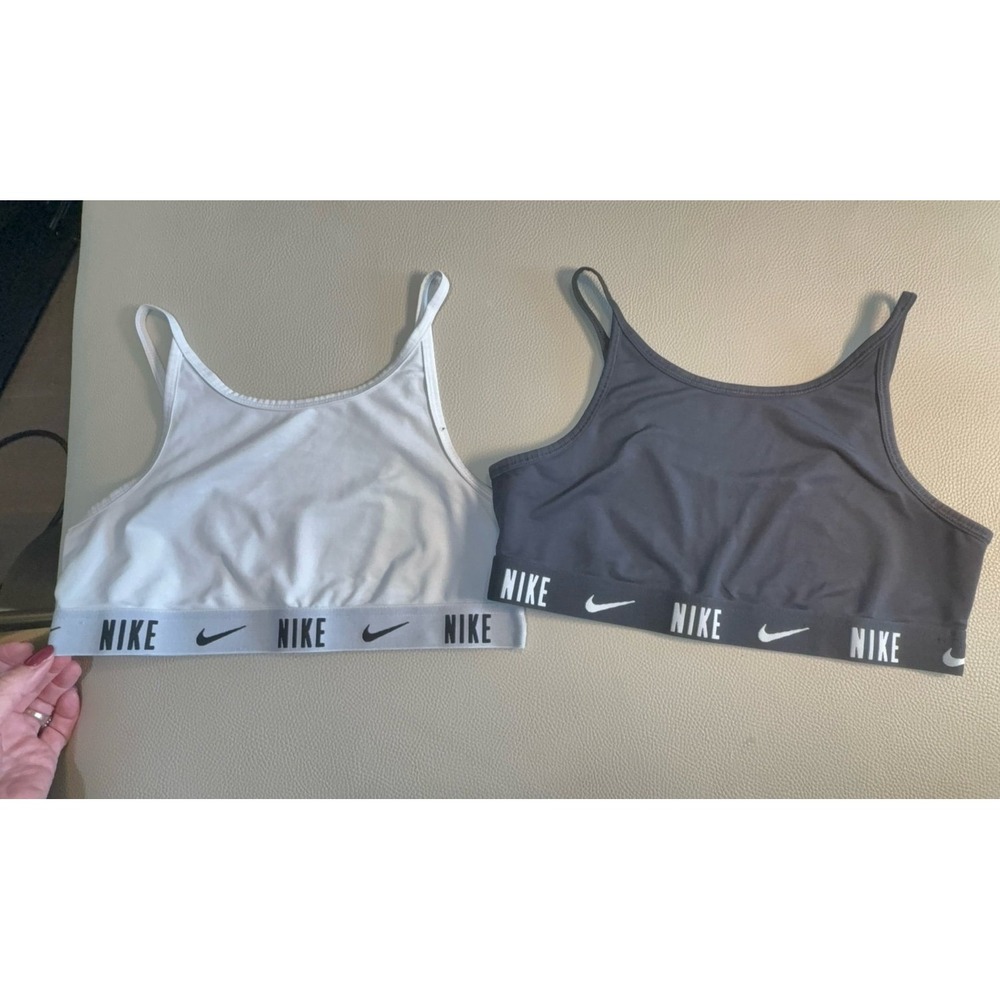 Youth girls size large (10/12) Nike Sports training Bra Set (2) black & White.